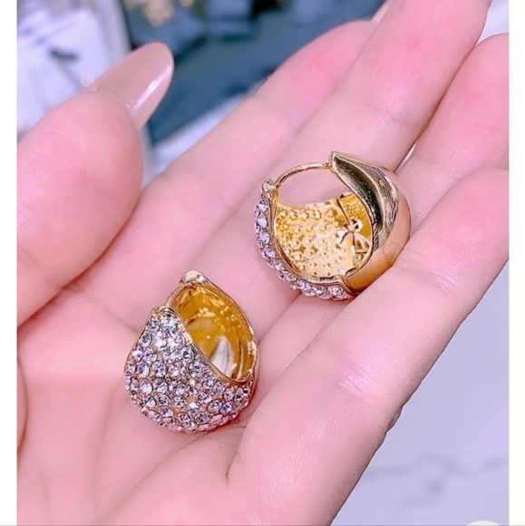 OVAL EARRINGS   PLATED. - Picture 4 of 4